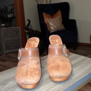 Nubuck leather heels